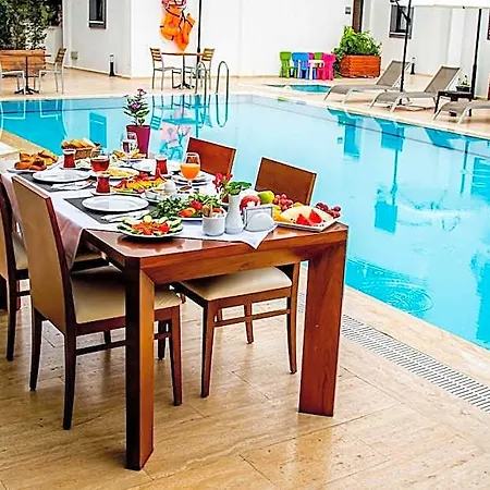 فندق Modern Life Bodrum غومْبيت